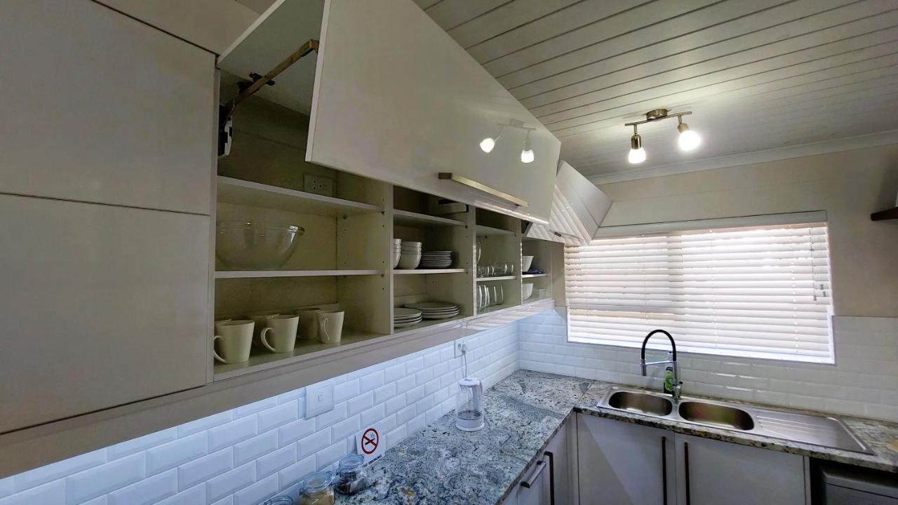 Nautilus 2 Bedroom Self-Catering Apartment Swakopmund Exteriör bild