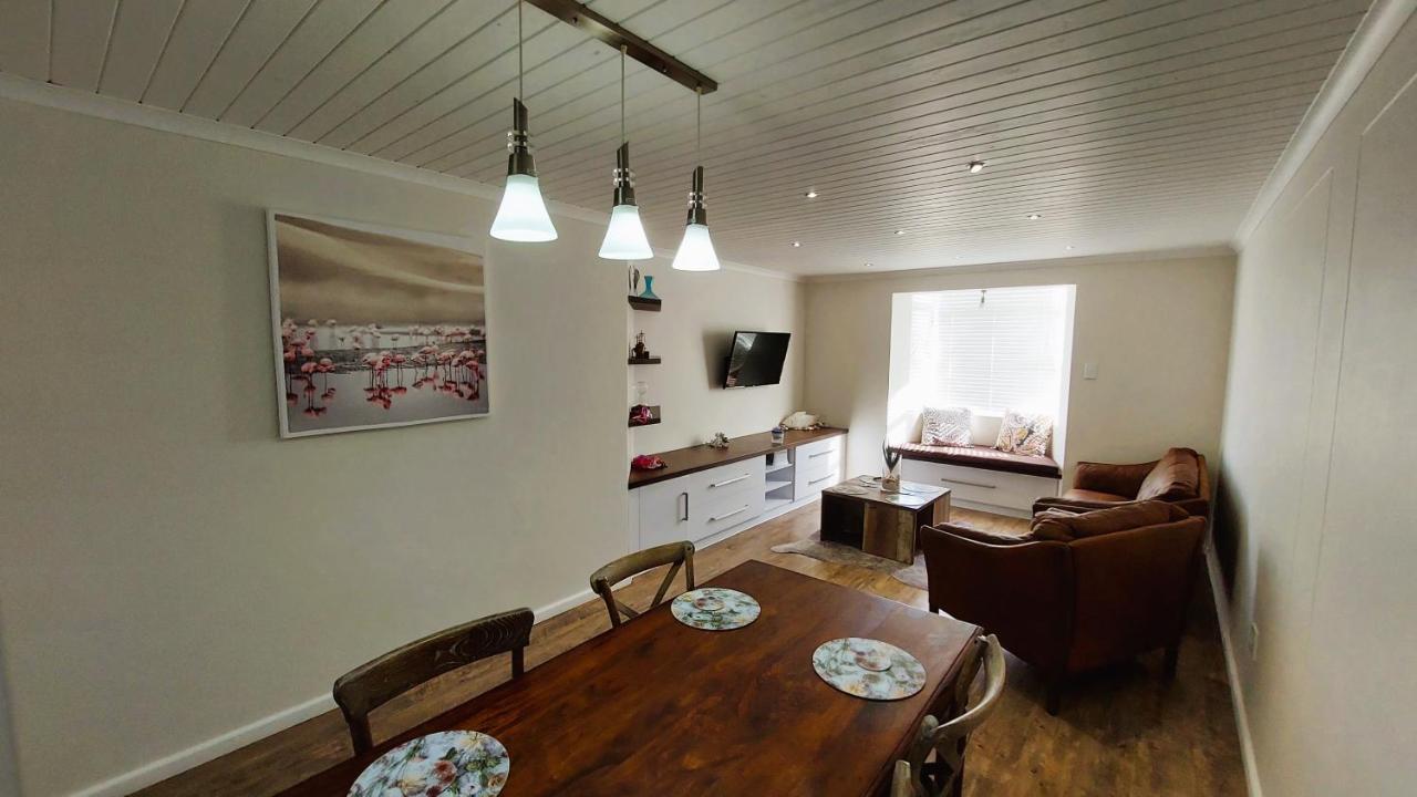 Nautilus 2 Bedroom Self-Catering Apartment Swakopmund Exteriör bild